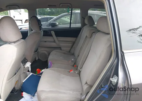 2013 Toyota Highlander z USA, uszkodzony, nr VIN 5TDZA3EH7DS043693